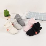 chausson pour bébé à scratch